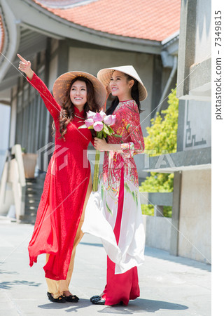 Have a look! Have a look! 7349815