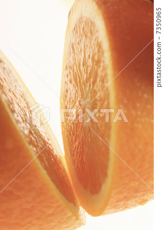 Round of oranges Round of oranges 7350965