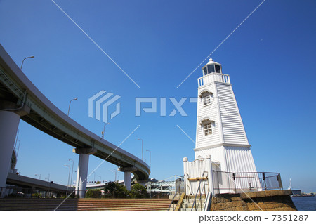 Old Sakai Lighthouse and Highway 7351287