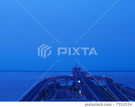 Aqua line at dawn 7352554