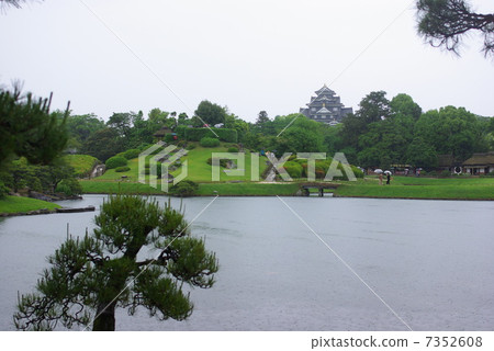 Okayama Korakuen washed in rain in May Okayama Korakuen washed in rain in May 7352608