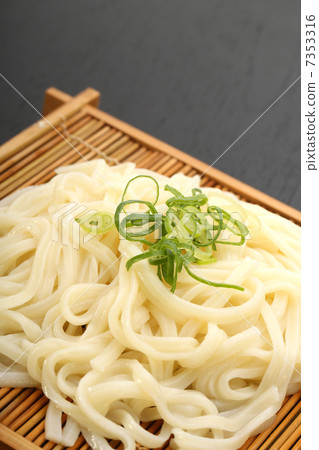 Chilled noodles 7353316