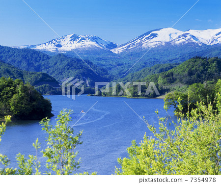 Tsukiyama Lake and Tsukishan 7354978
