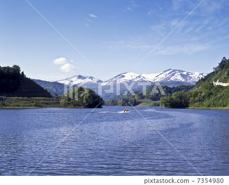 Tsukiyama Lake and Tsukishan 7354980
