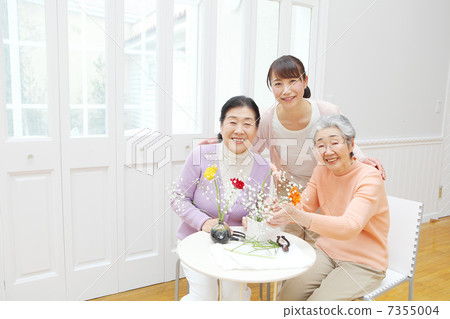 Senior women going to the classroom Senior women going to the classroom 7355004