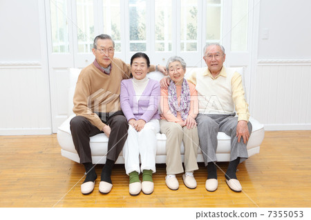 Senior couple 7355053