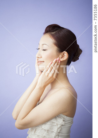Beauty image (purple) Beauty image (purple) 7355186