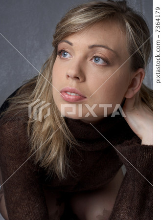 blue eyes 7364179