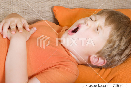 mouth wide open 7365011