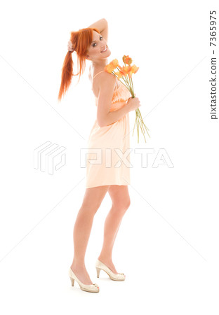 redhead with flowers 7365975