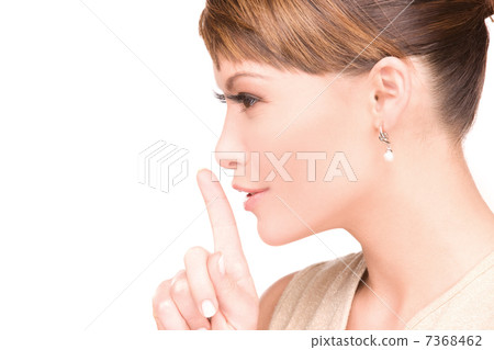 finger on lips 7368462