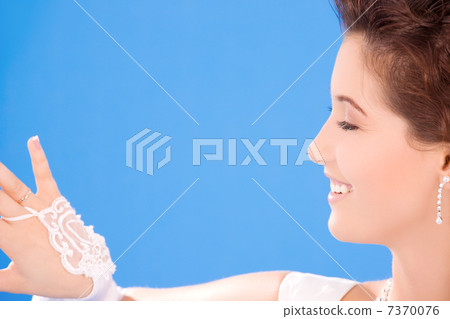 happy bride happy bride 7370076