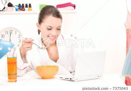 eating woman laptop computer eating woman laptop computer 7375043