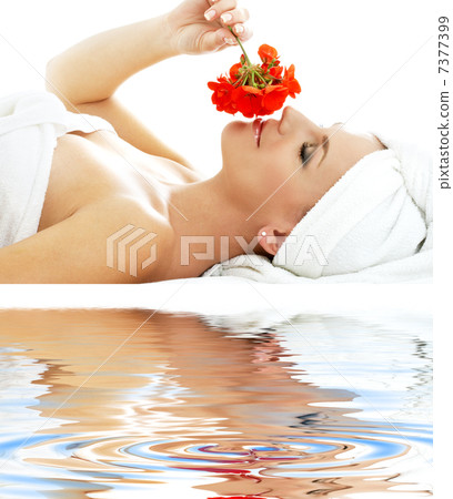 smell of red on white sand 7377399