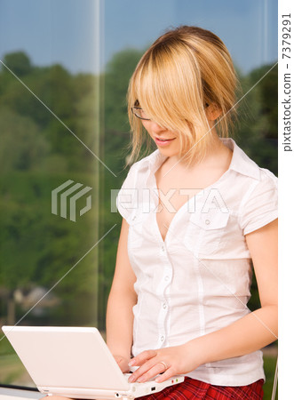 office girl with laptop computer 7379291