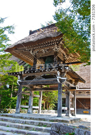 世界遺產·白川鄉的“Mingyoji鐘門門”（岐阜縣大野郡白川村荻野町） 7381306