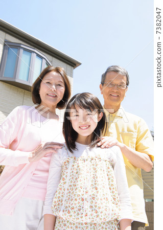 一個家庭 7382047