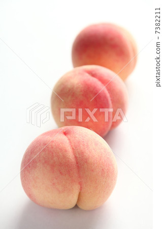 peach  7382211