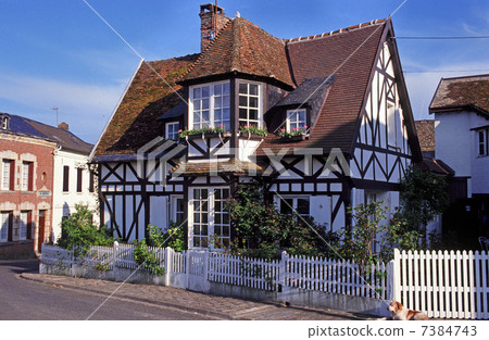 諾曼底之家 7384743