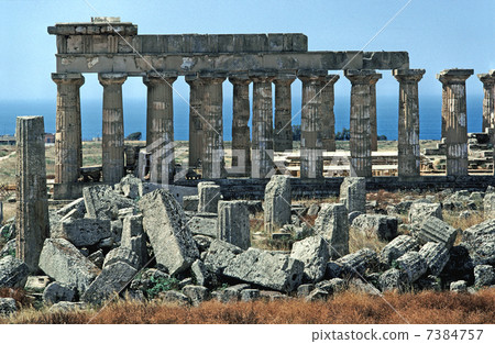 Traces of the ancient Greek temple in Sicily 7384757