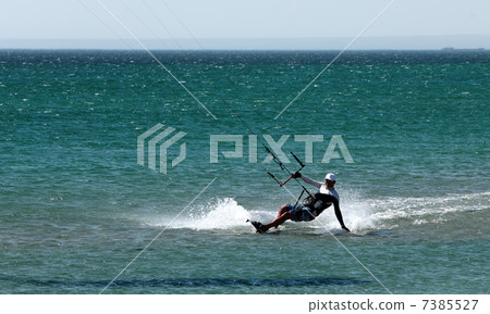 Kiteboarding 7385527