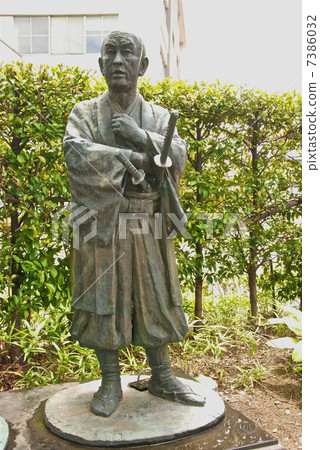 Yokoi Ogusu的雕像（福井縣福井市福井城Uchibori公園/主要工廠的出發雕像） 7386032