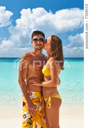 Couple on a beach at Maldives 7389019