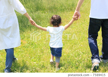 3 people family 7389415