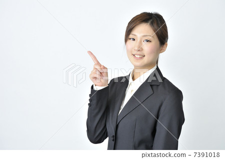 Female pointing 7391018