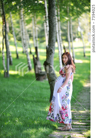 beautiful woman beautiful woman 7394025