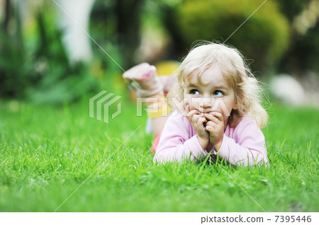 little girl 7395446