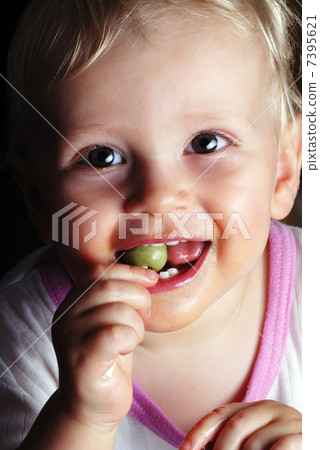 boy with lollipop 7395621
