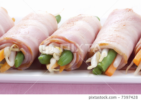 Vegetable roll of vegetables Vegetable roll of vegetables 7397428
