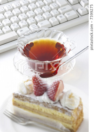 茶和短蛋糕 7399275