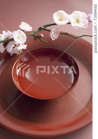 Plum blossoms and cups 7399488