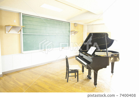 music room 7400408