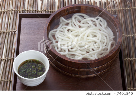 Udon noodle with fried noodles 7401840