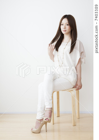 長頭髮的女人 7403389