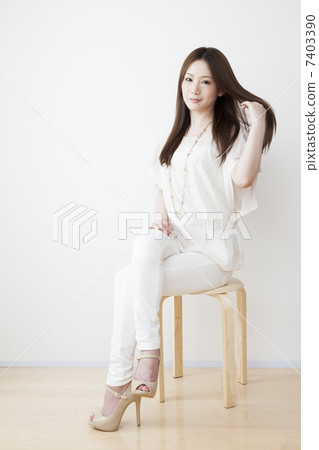 長頭髮的女人 長頭髮的女人 7403390