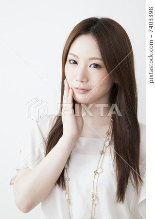 長頭髮的女人 長頭髮的女人 7403398