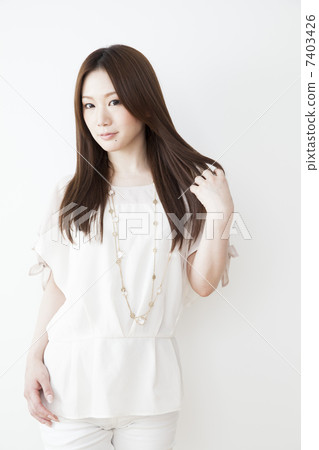 長頭髮的女人 7403426