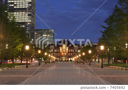 Tokyo Marunouchi Station building 7405692