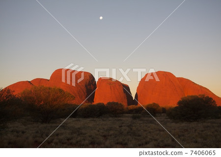 Kata Tjuta of evening 7406065