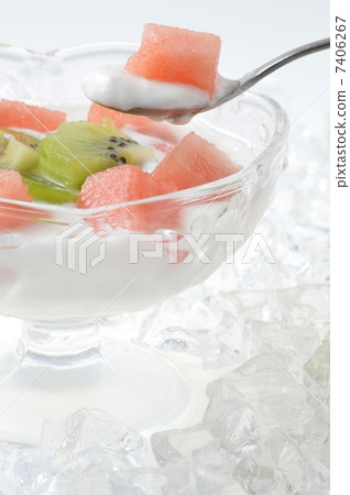 Fruit yogurt 7406267