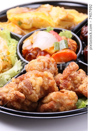 Chinese cuisine  7407992