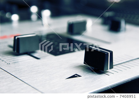 Professional mixing controller of a dj Professional mixing controller of a dj 7408951
