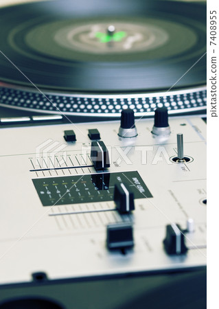 Mixing controller and turntables 7408955