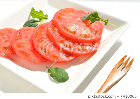 Sliced tomatoes Sliced tomatoes 7410063