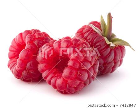 Ripe raspberries Ripe raspberries 7412947
