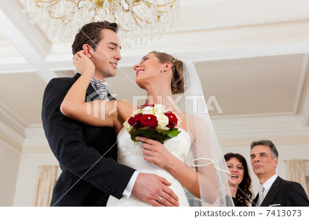 Bridal couple waiting for ceremony 7413073